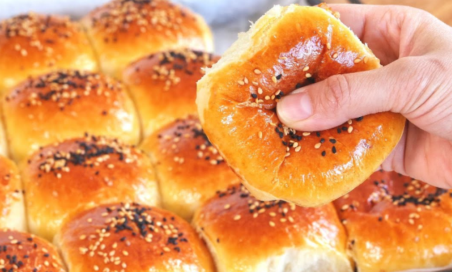 Yumuşacık Peynirli Pastane Poğaçası