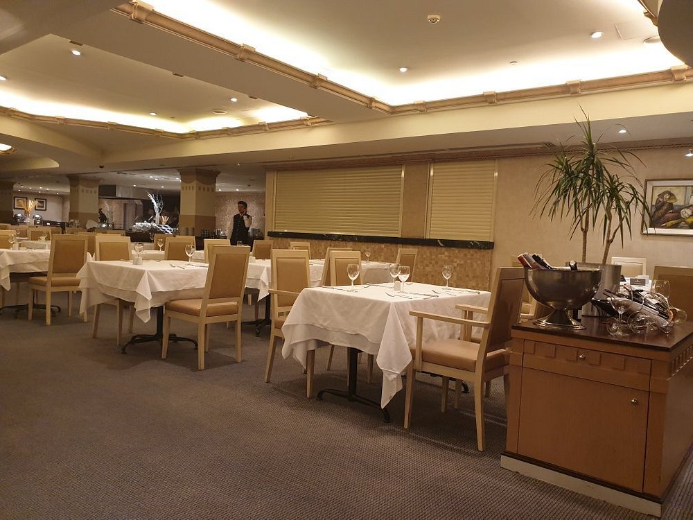 Dafne Restaurant & Grill